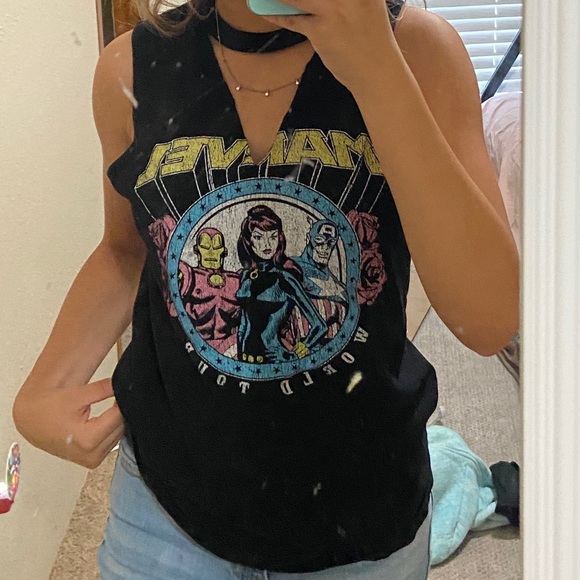 Black tank top with v neck choker - Picture 1 of 5